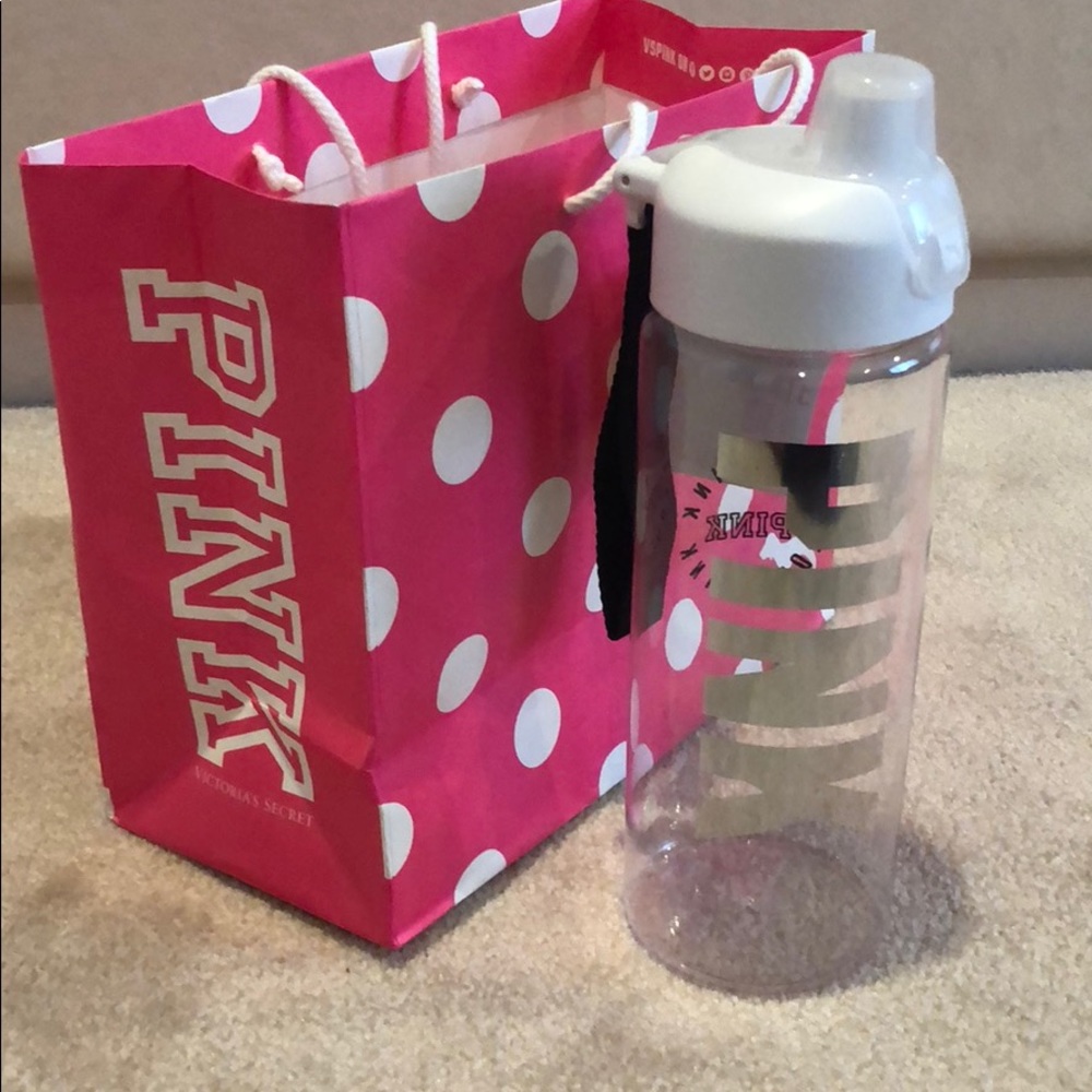NWT Victoria’s Secret Pink Collegiate Water Bottle
